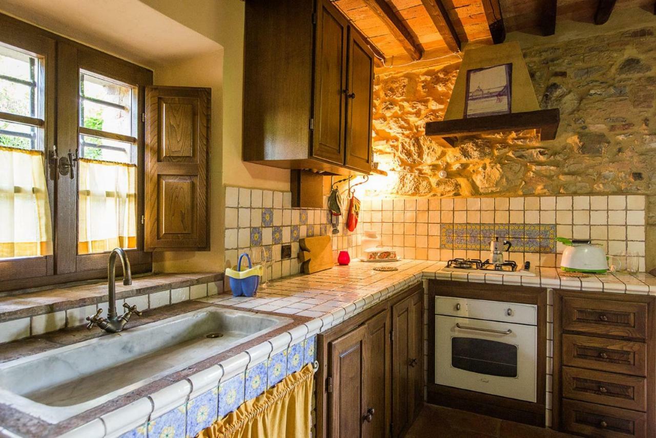 Rustico In Pietra Villa Chianni Exterior photo