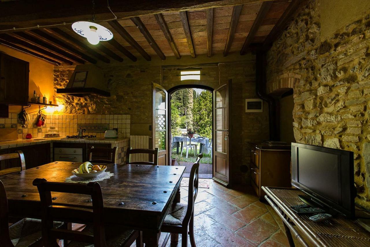 Rustico In Pietra Villa Chianni Exterior photo
